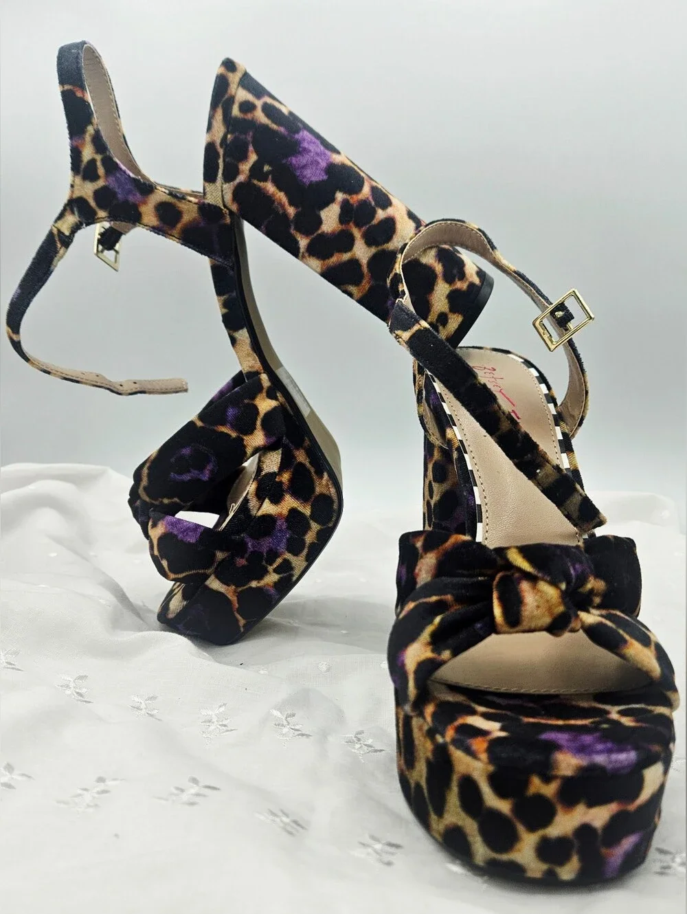NWoB Betsey Johnson Melanni Purple Cheetah Print Platform Heels 10 Narrow